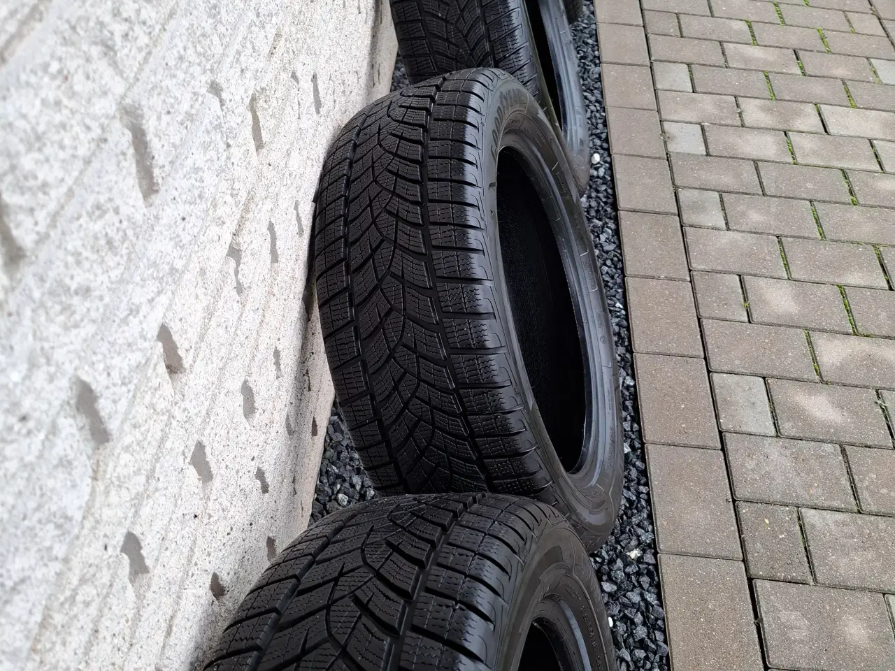 Billede 2 - Goodyear vinterdæk 215/55-18 99V 