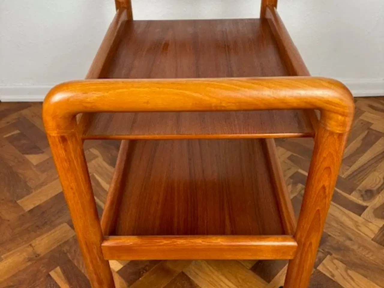 Billede 5 - Serveringsvogn i teaktræk, fra Salling stolefabrik