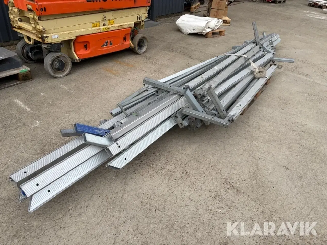 Billede 1 - Teltstænger 9x9 meter uden teltdug