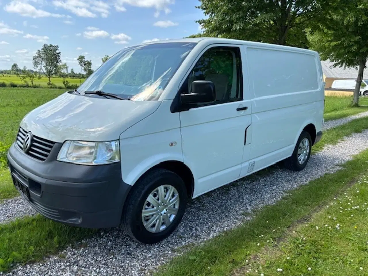 Billede 1 - VW Transporter 2,5 TDi 130 Kassevogn Nysynet