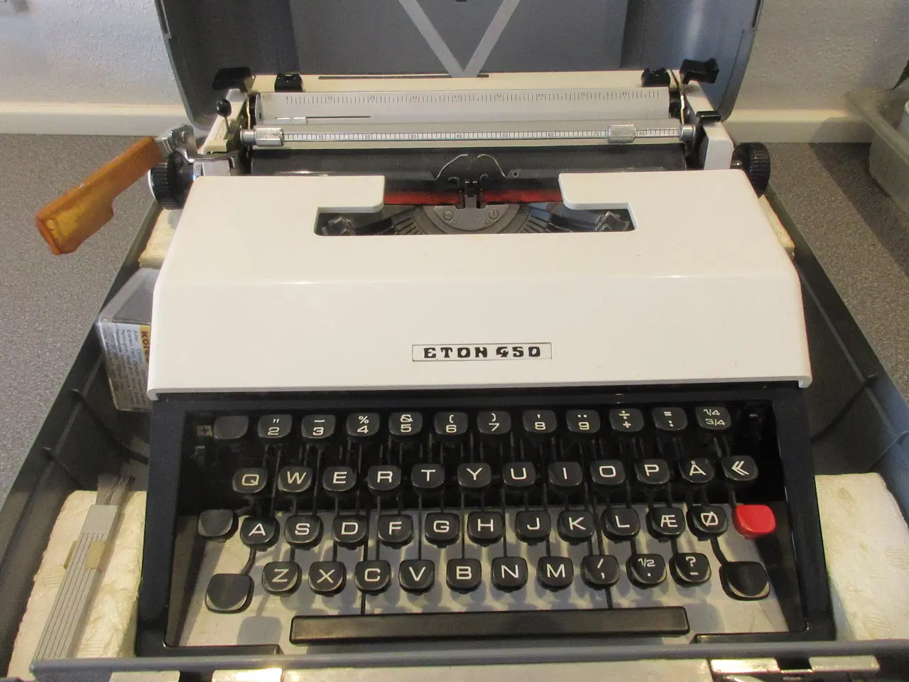 Billede 3 - Ældre skrivemaskine Eton 450 m/ tilhørende kuffert