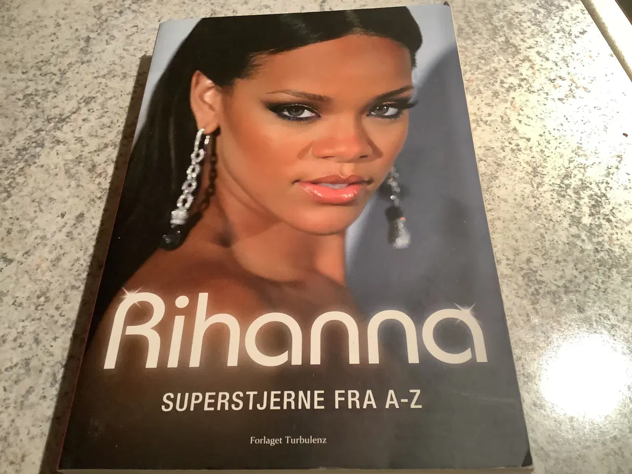 Billede 1 - Rihanna Superstjerne fra A-Z