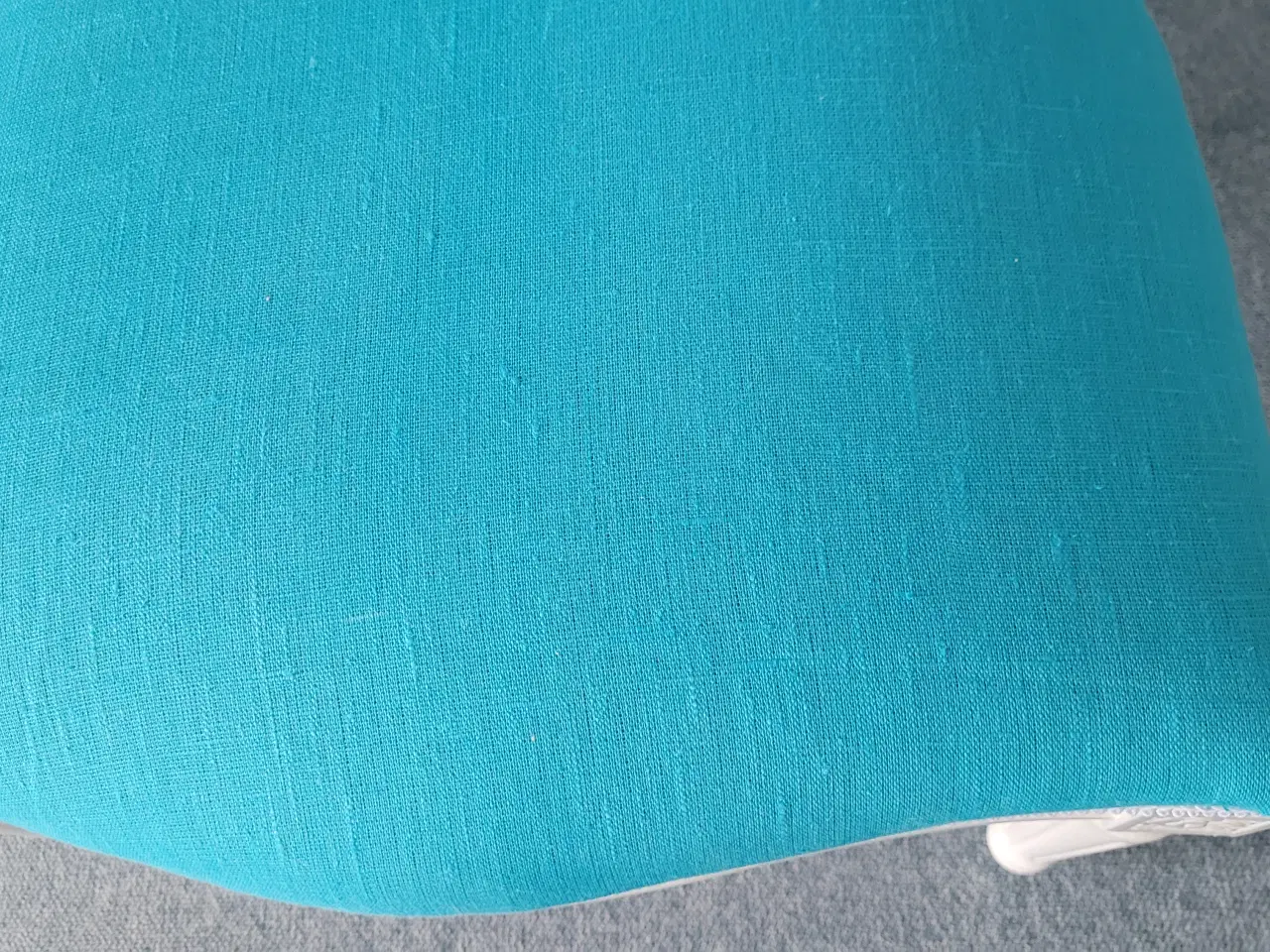 Billede 9 - Nyombetrukne hvide spisebordstole fra ILVA