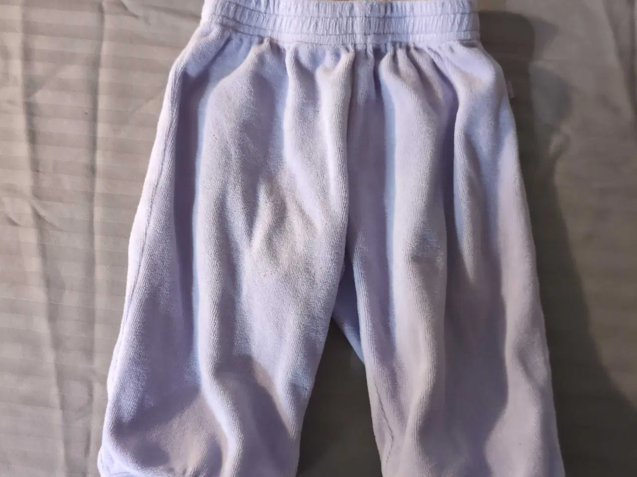 Billede 1 - Soft Style Kids lilla bukser, størrelse 68