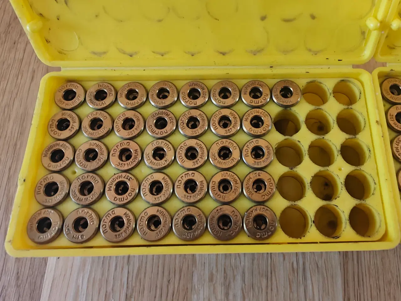 Billede 2 - 133 Enegangs afskudte .357 hylstre