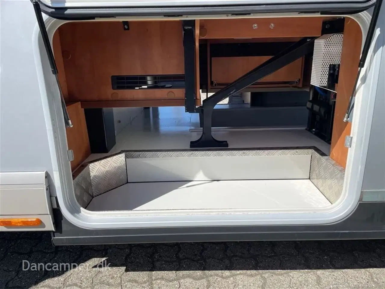 Billede 41 - 2019 - Carthago chic c line   Fiat Carthago Chic C-Line 5.0 – 180 hk | Totalvægt 5.000 kg  Eksklusiv og komfortabel autocamper i absolut topklasse! .