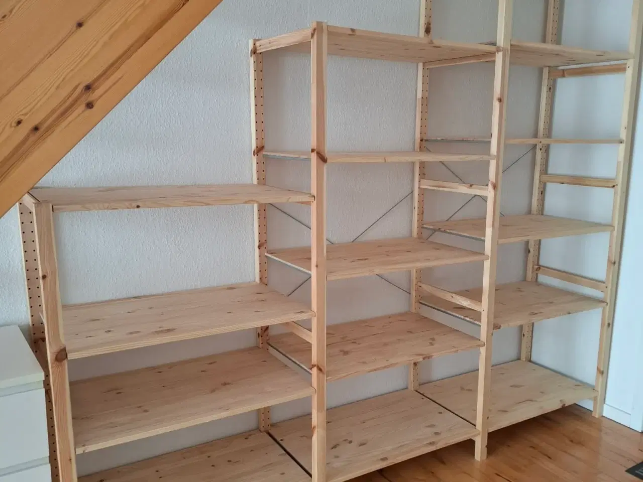 Billede 1 - IVAR FYRRETRÆSREOL. FORTSAT GARANTI!