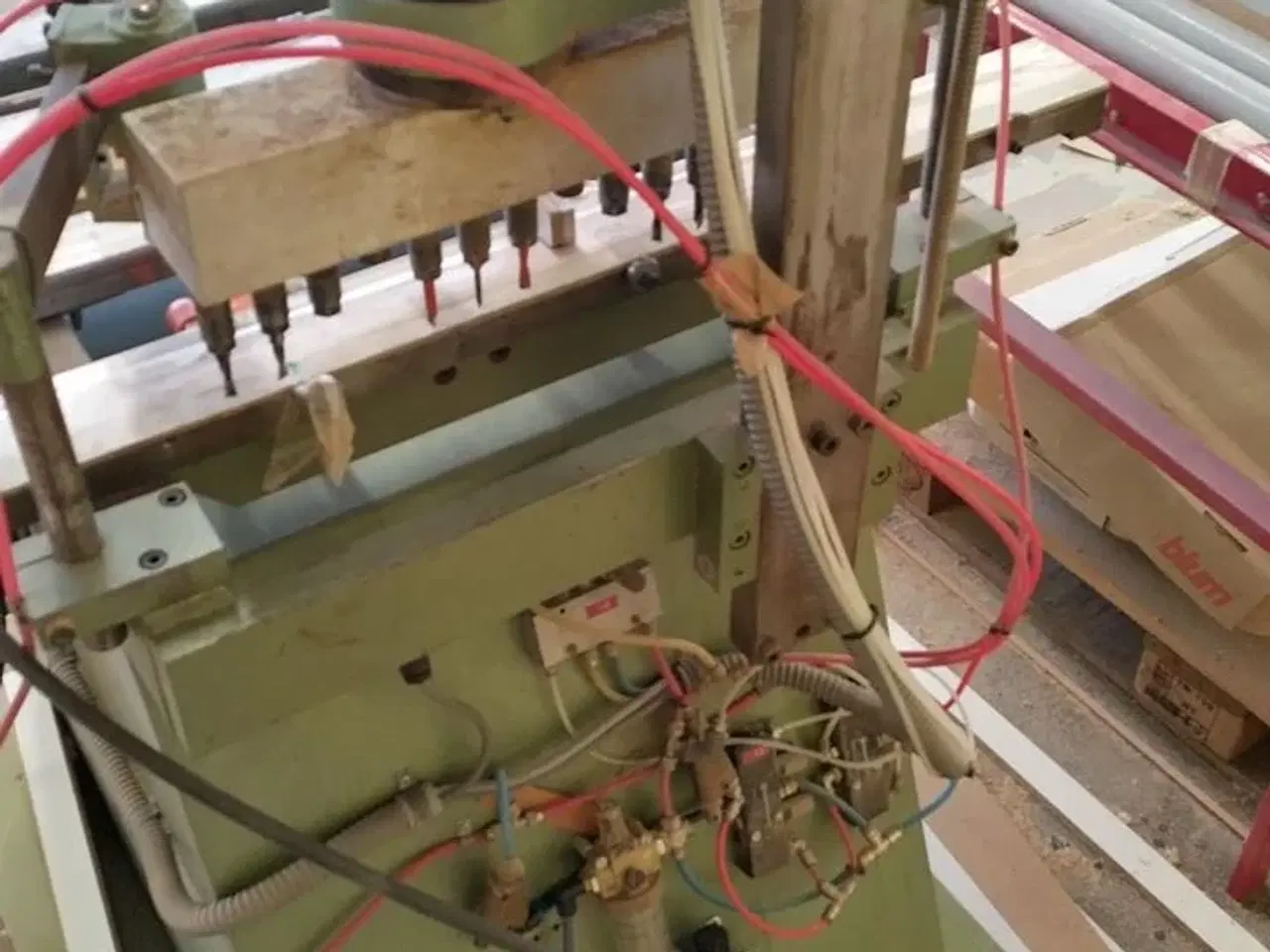 Billede 4 - Boremaskine til boring af minifix beslag.