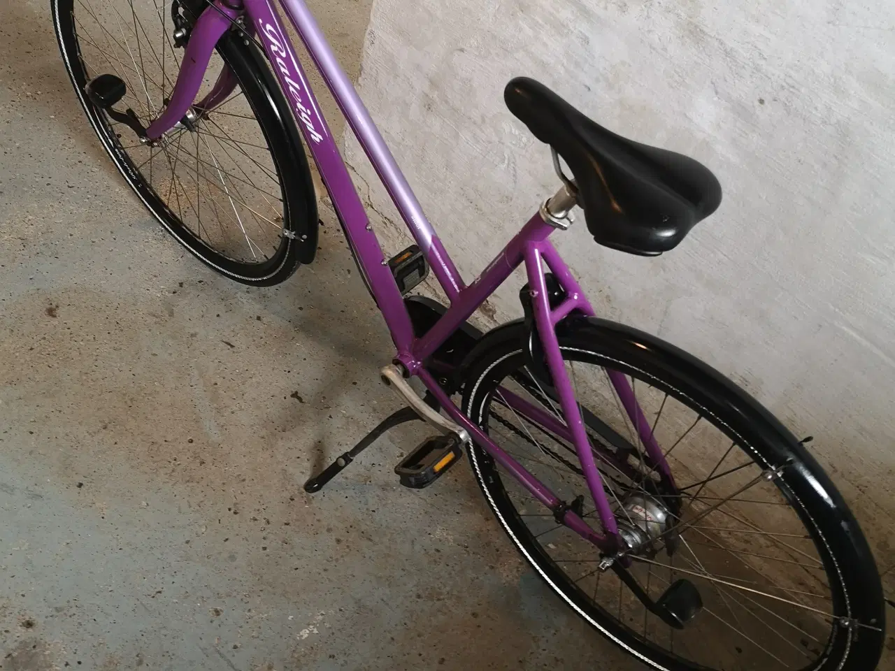 Billede 9 - RALEIGH 28"  52cm lila  7 gear..  baglygter 