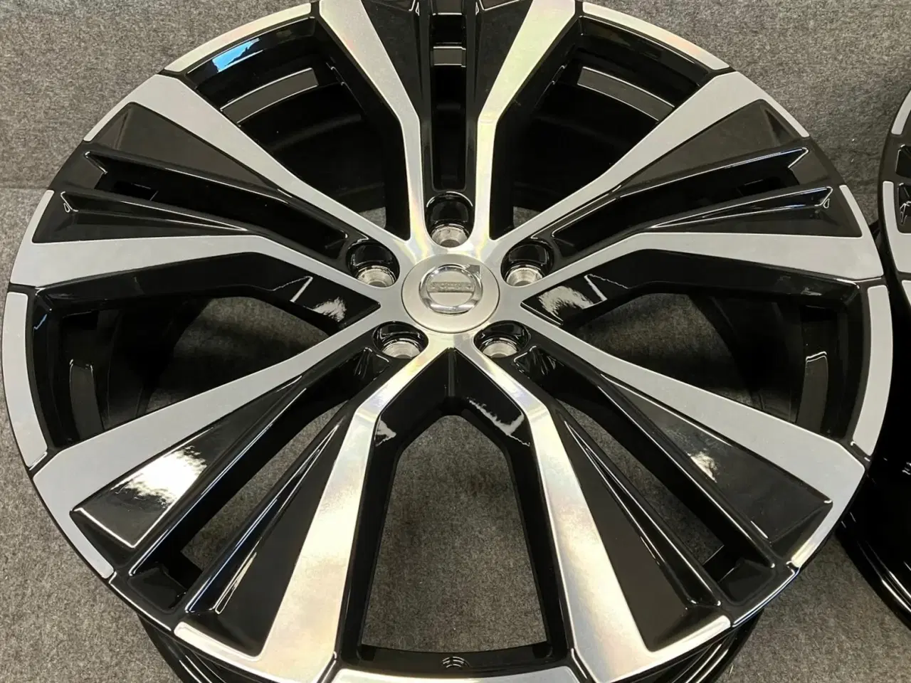 Billede 2 - VOLVO XC60 20"