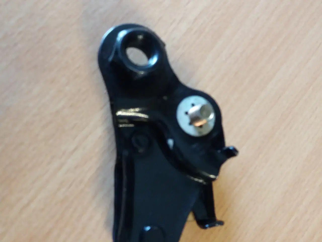 Billede 2 - Holder for sikkerhedssele Toyota Corona