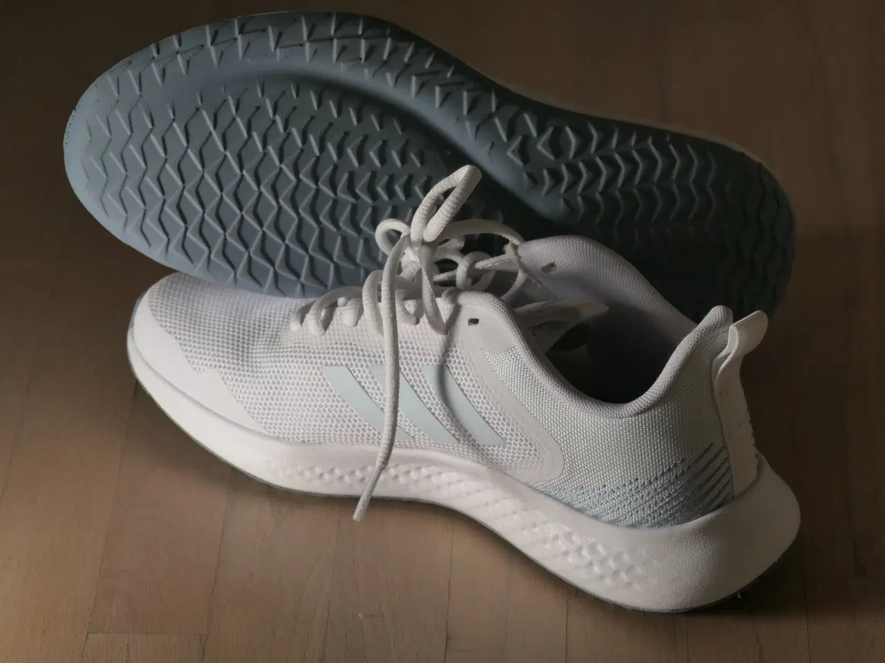 Billede 2 - Hvide Adidas sneakers
