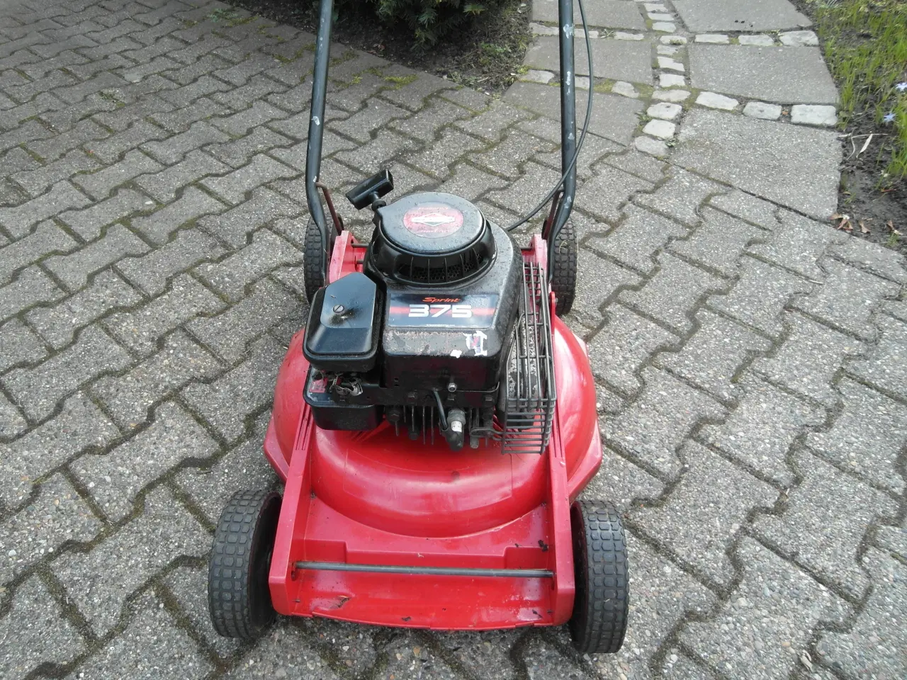 Billede 5 - Plæneklipper Jonsered med Briggs&Stratton motor.