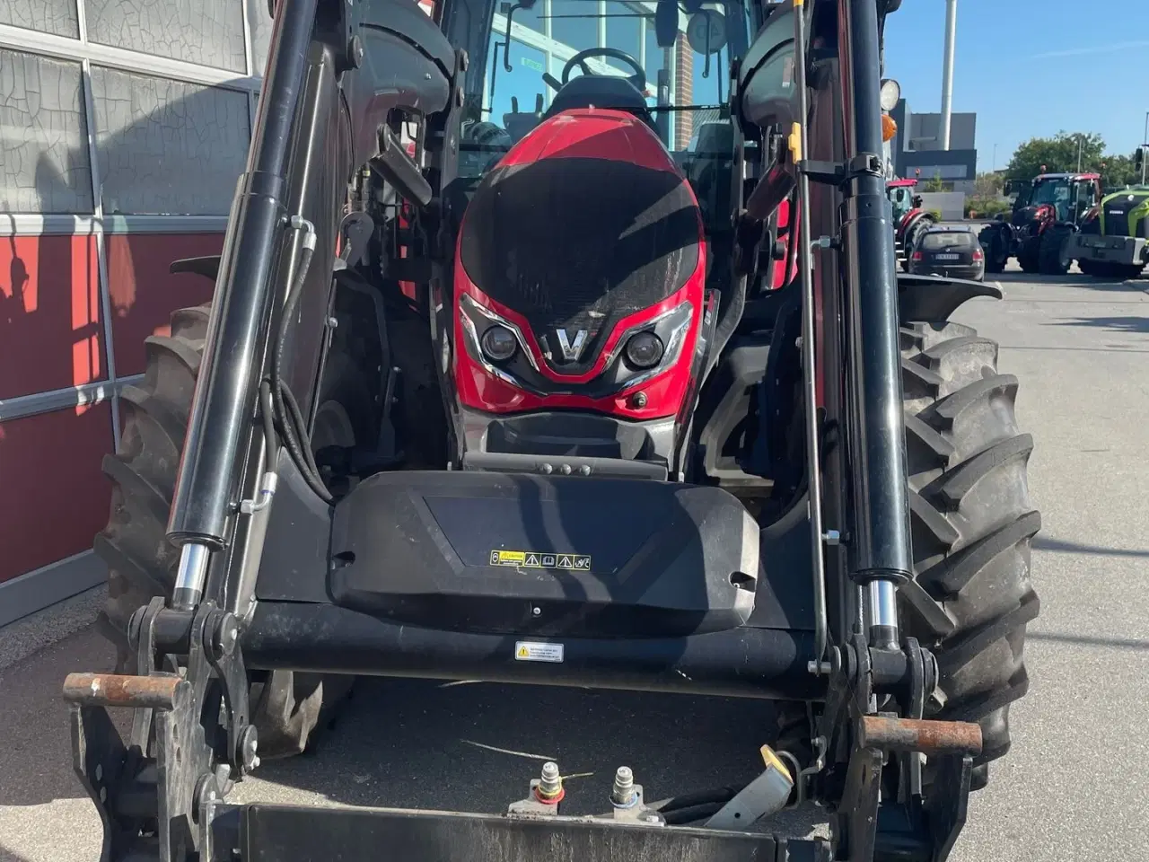 Billede 2 - Valtra G135 Active Aktiv med frontlæsser