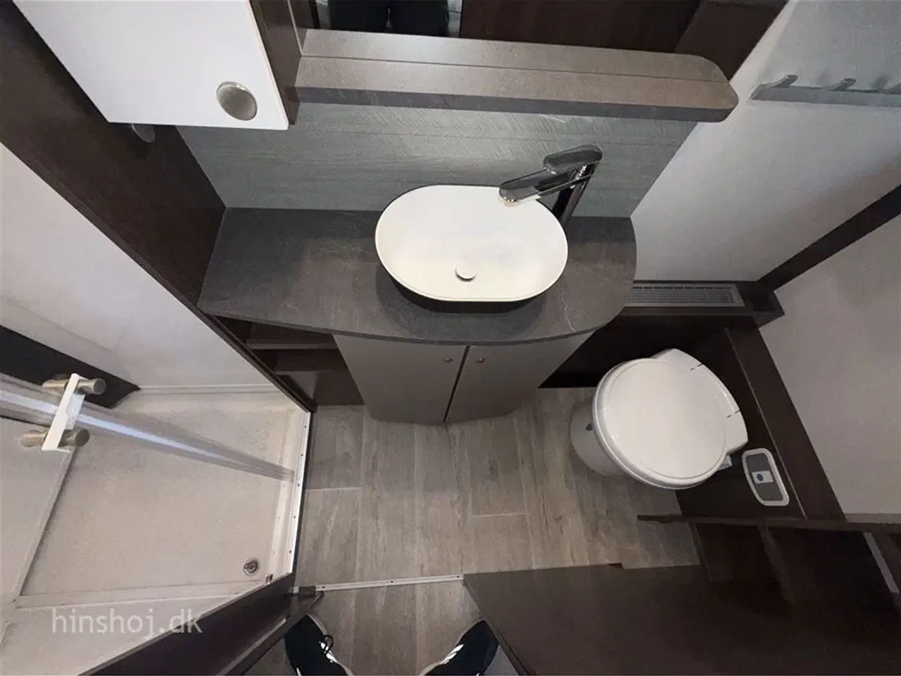 Billede 18 - 2026 - Polar Blueline 620 BQD   Luksus Polar vintervogn med en dejlig fritstående dobbeltseng fra Hinshøj Caravan