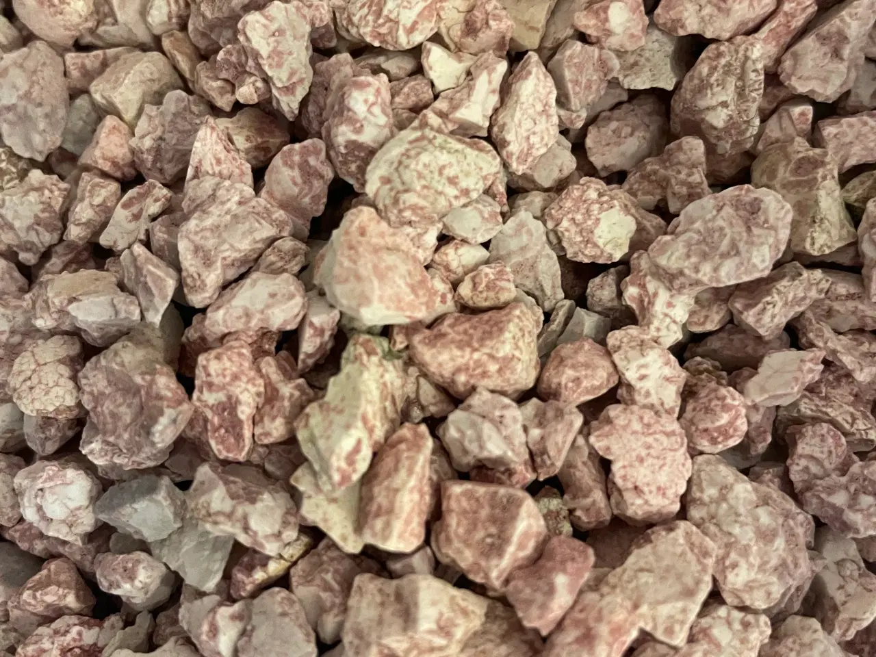Billede 4 - Granit skærver lyserød i sække til 100 l akvarie