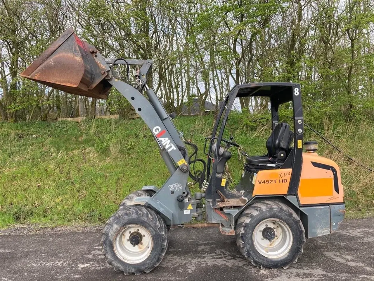 Billede 17 - Giant 452 T HD, Minilæsser. Skovl og Pallegafler