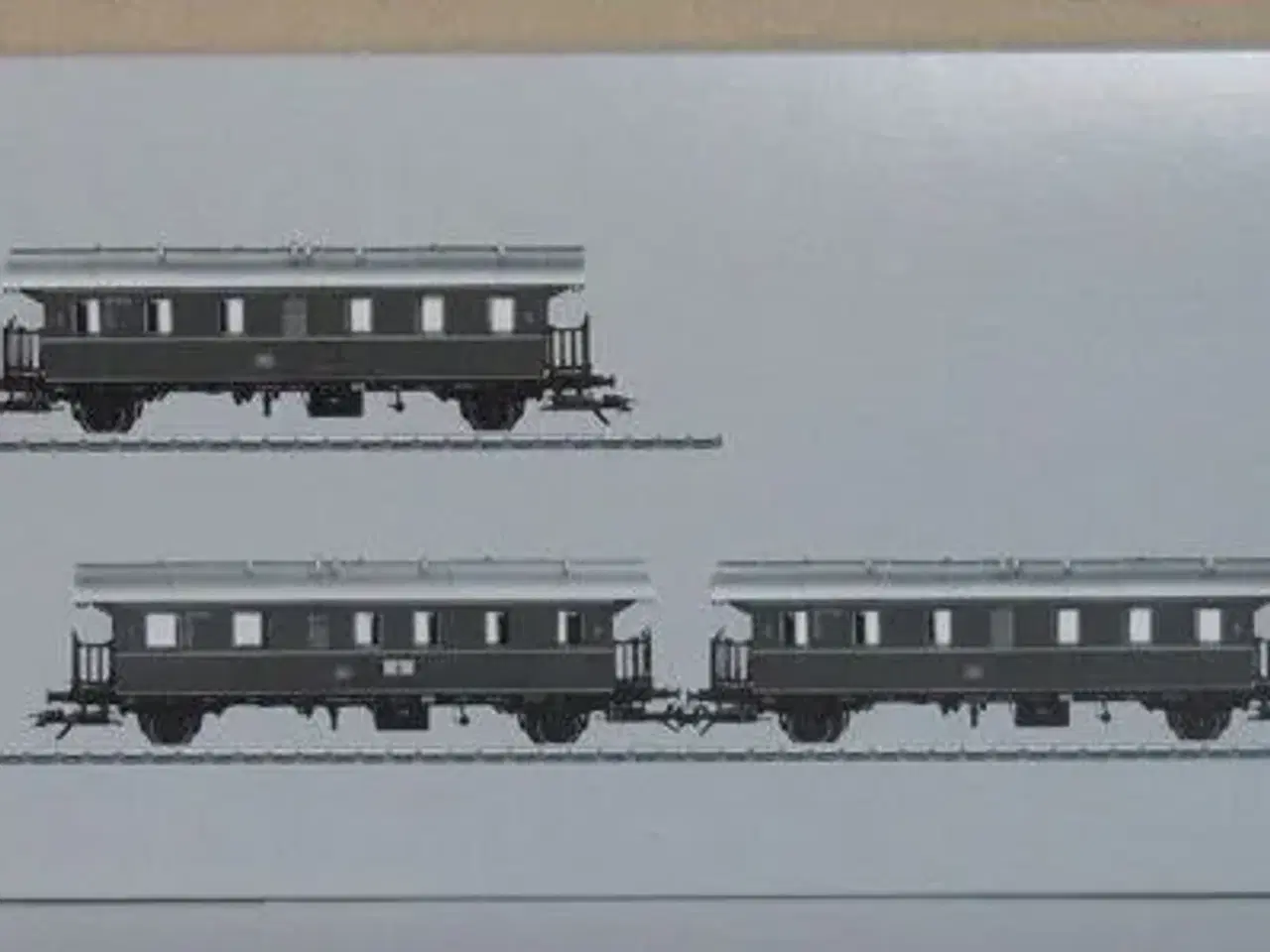 Billede 2 - Märklin 26577 V36 diesel-lok med 4 vogne