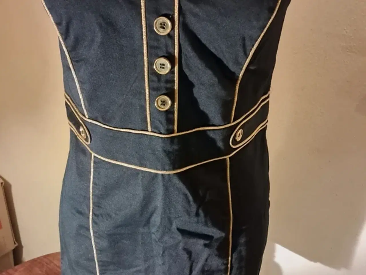 Billede 5 - Divided str. 38 kjole