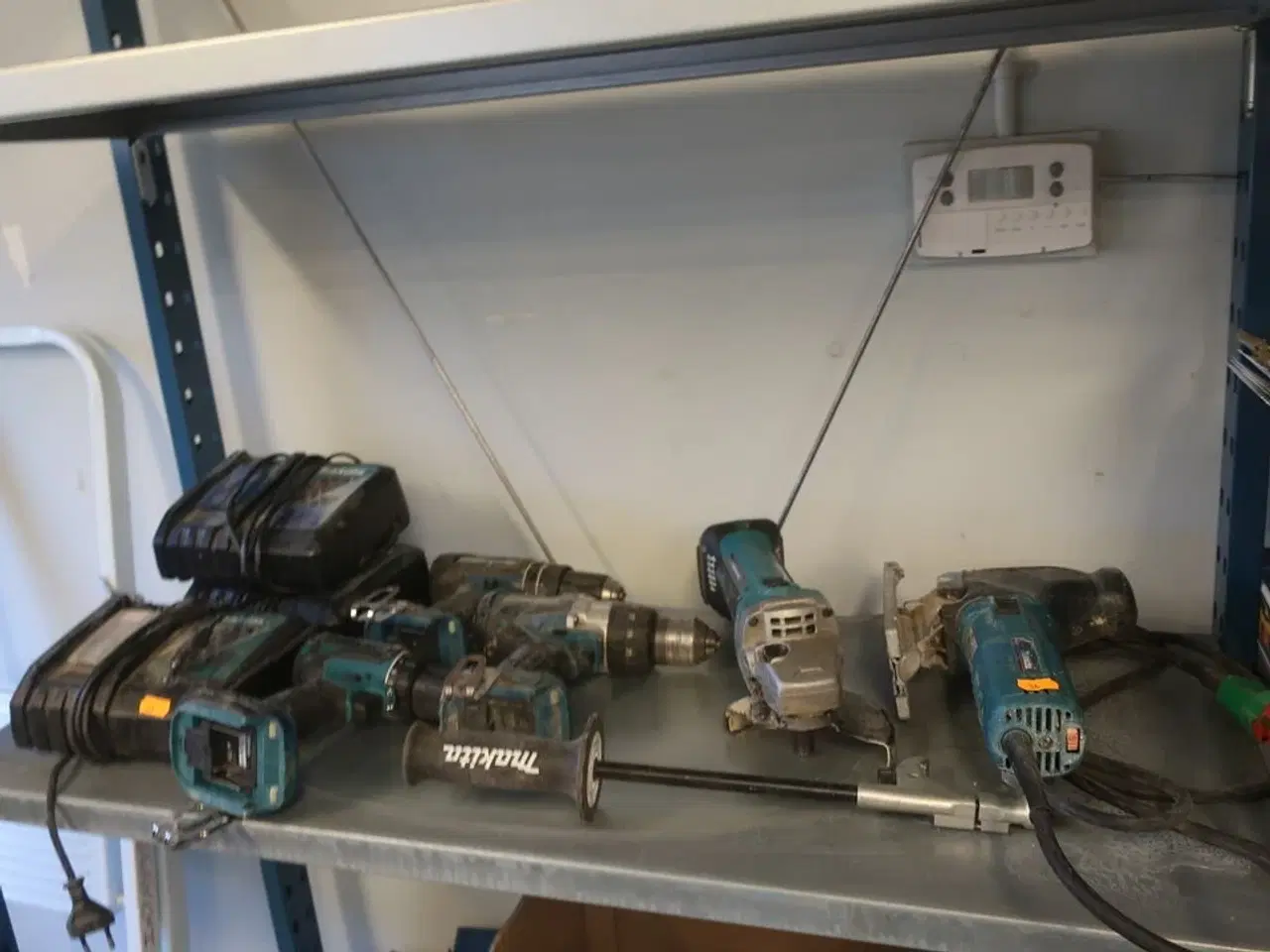 Billede 1 - 5 stk. el-værktøj MAKITA og 3 stk. lader, uden batterier