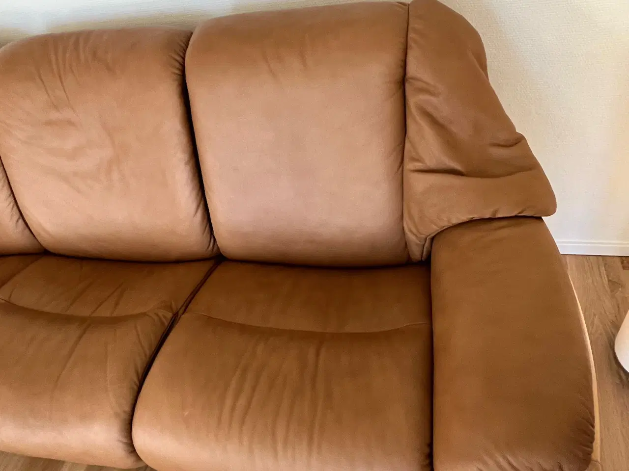 Billede 6 - Stressless Eldorado, Lædersofa med vippefunktion.