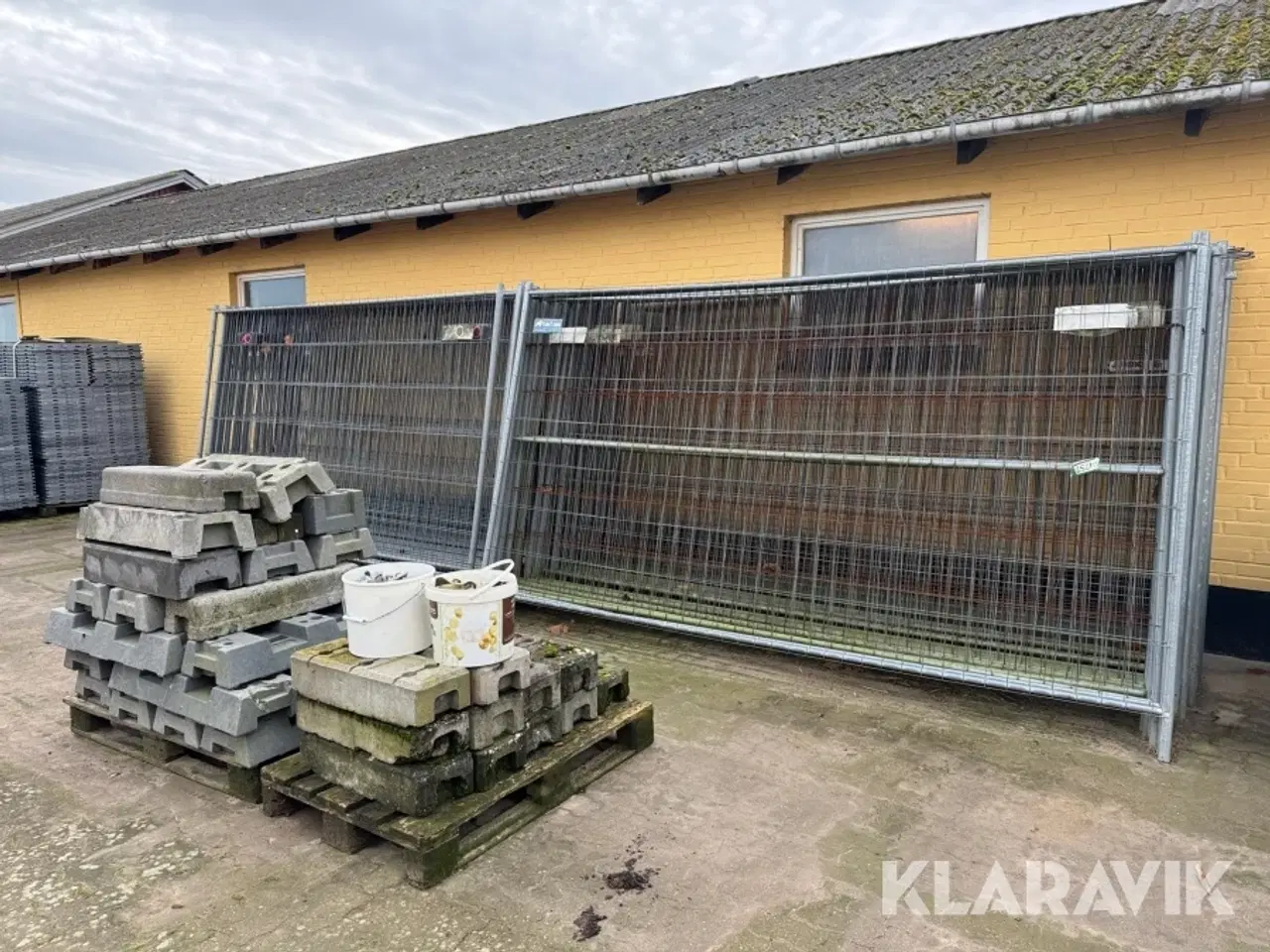 Billede 1 - Stålhegn og klodser AO - Carl ras 48 styks