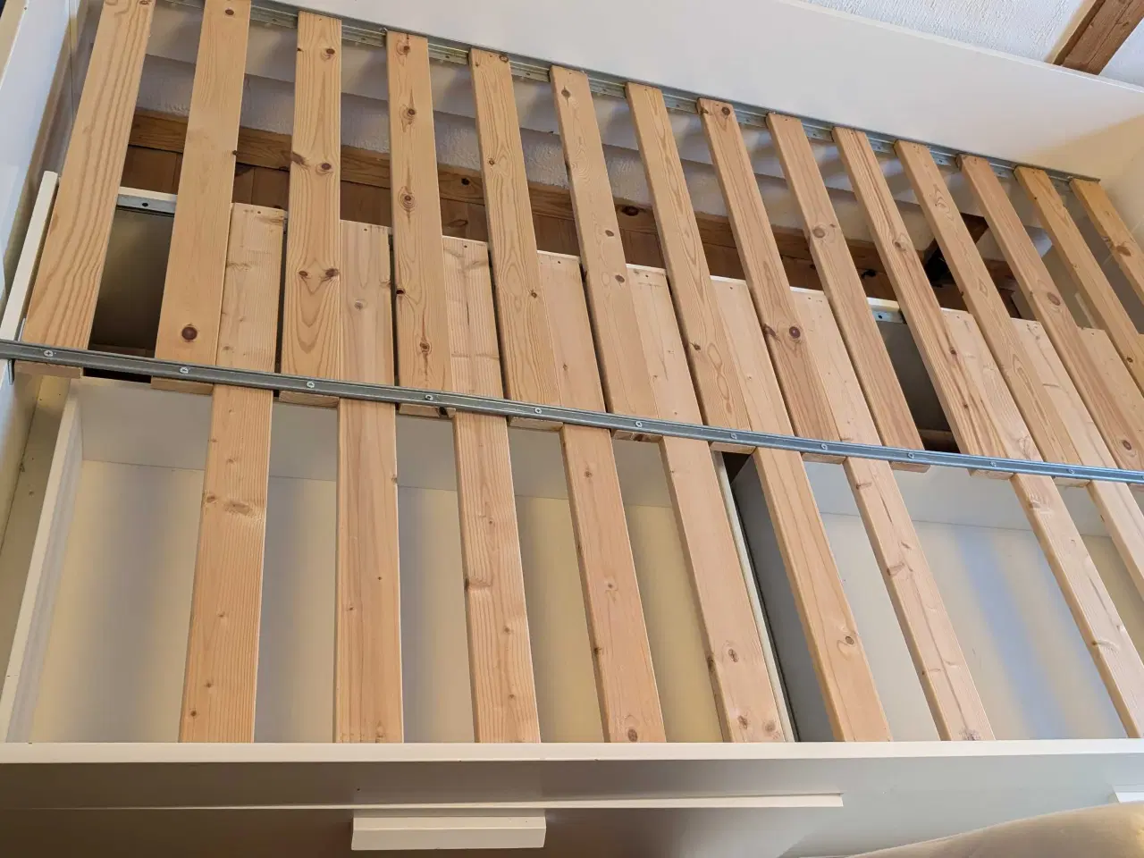 Billede 3 - Udtræks seng fra ikea Brimnes 