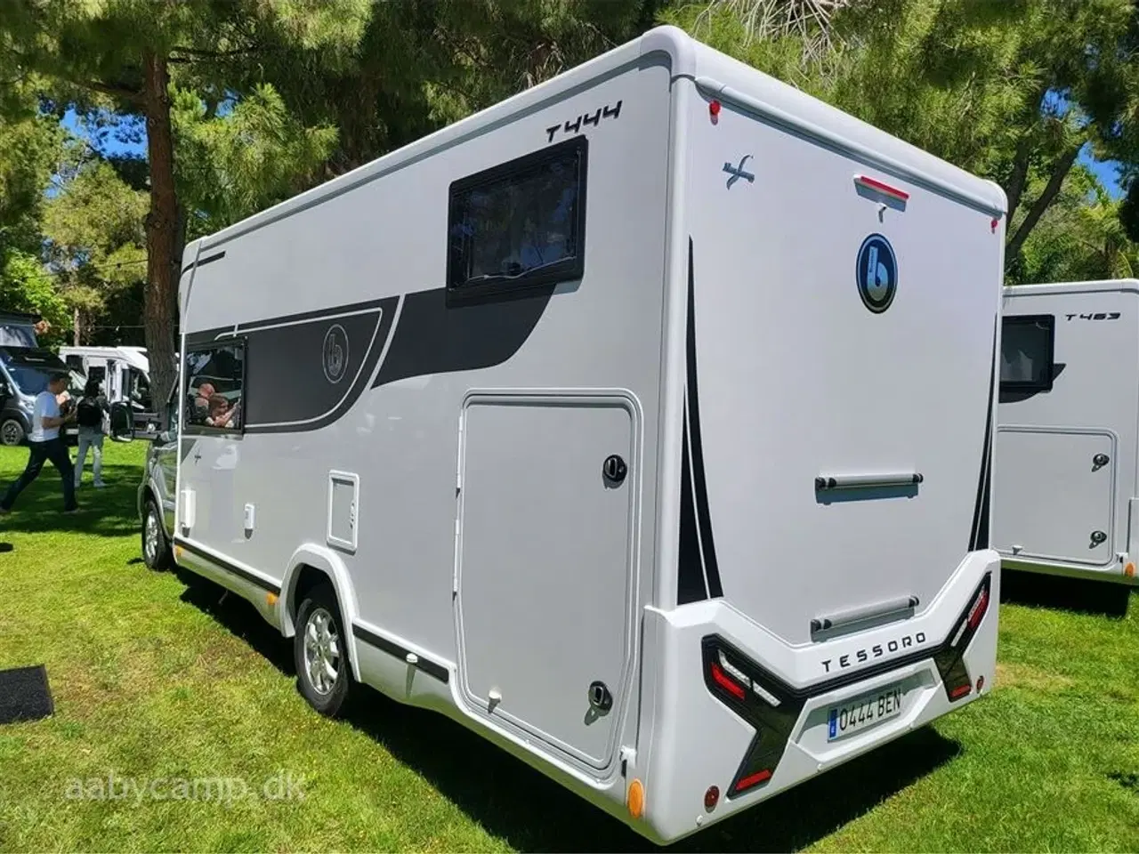 Billede 2 - 2025 - Benimar Tessoro 444   Rummelig top udstyret Camper