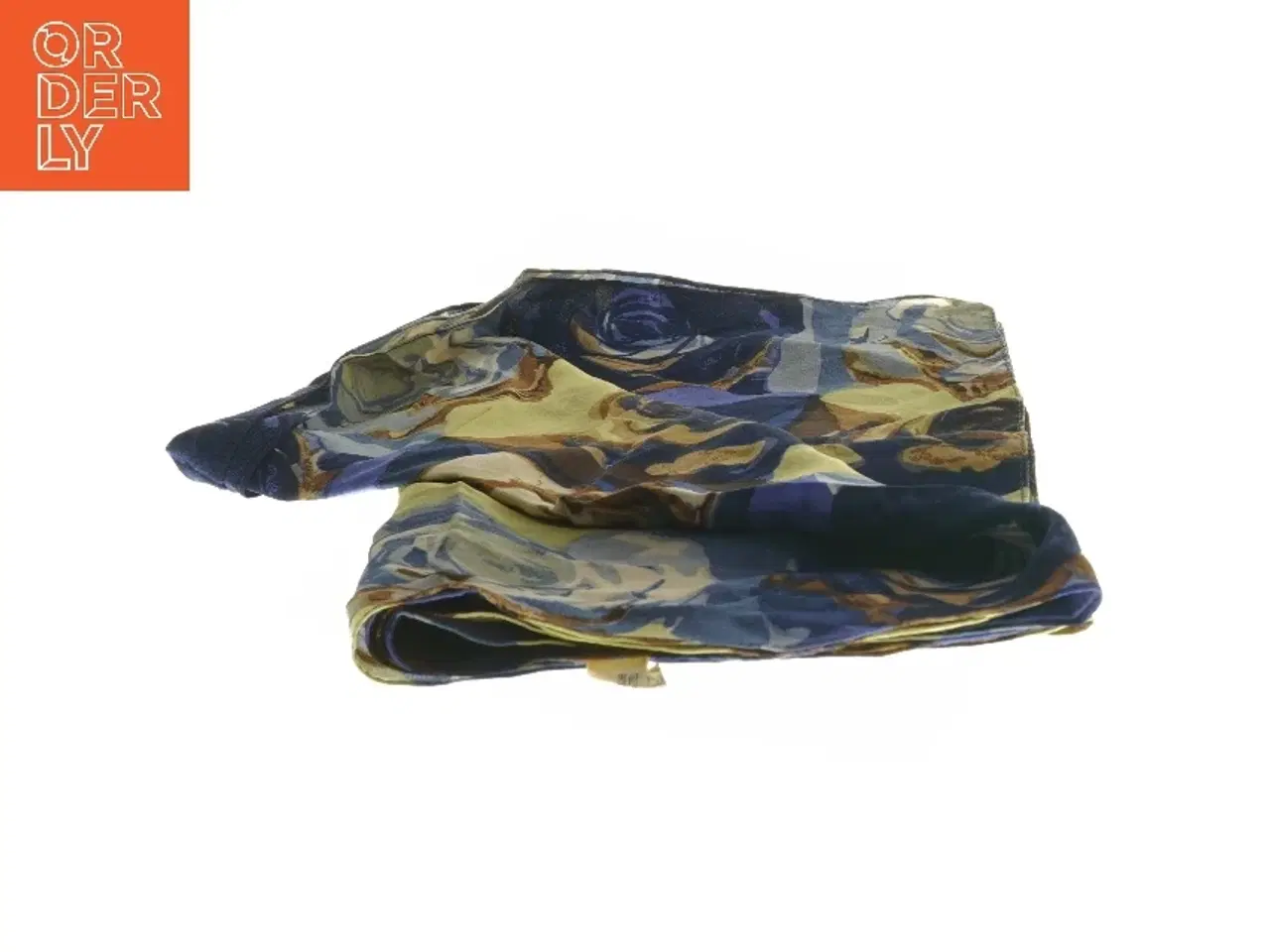 Billede 2 - Silketørklæde med blomstermønster (str. 148x33 cm)