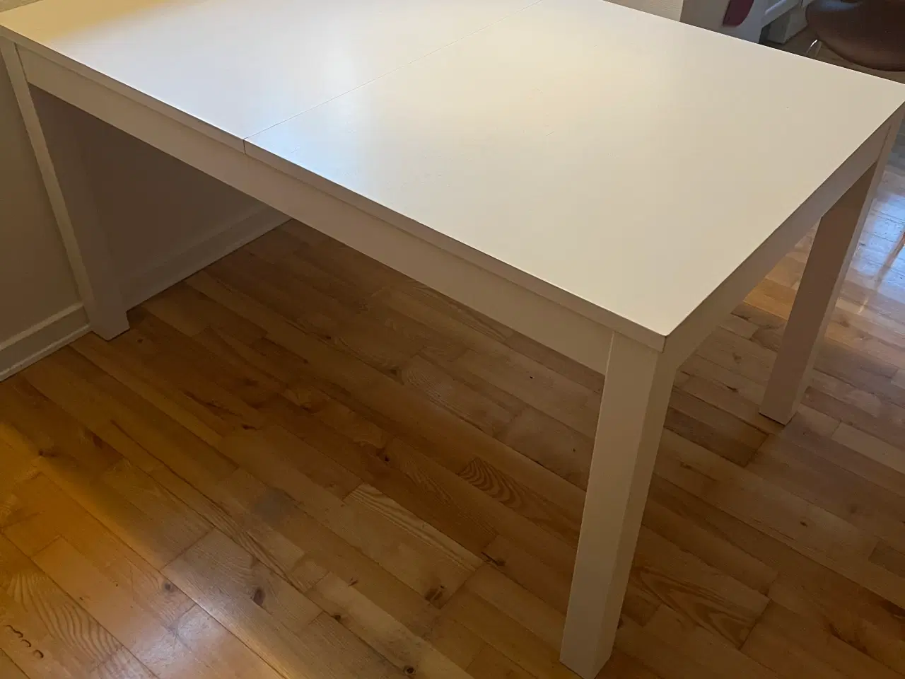 Billede 1 - Spisebord m/2 tillægsplader (ikea)