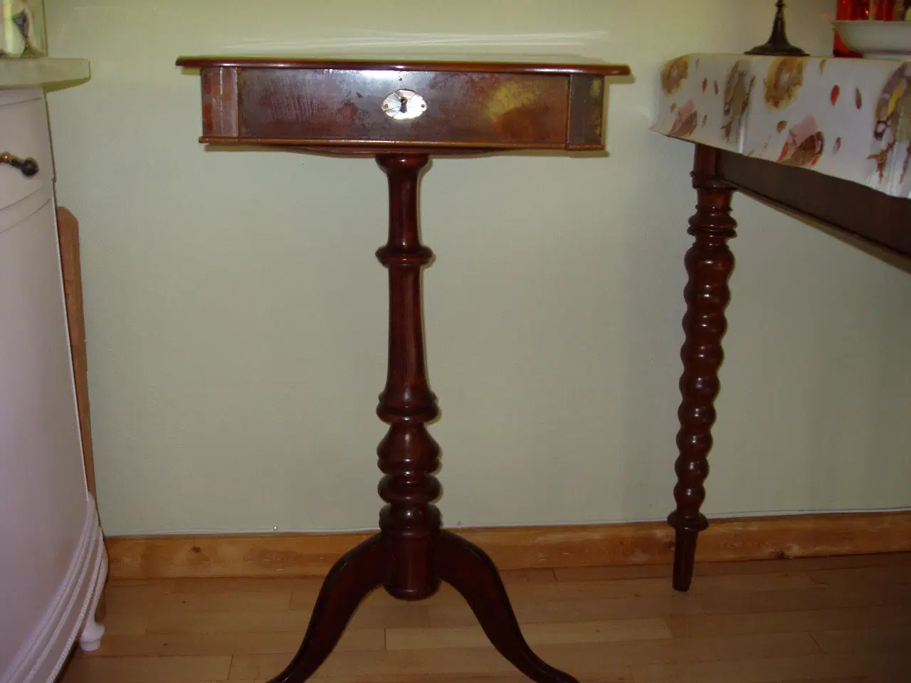Billede 3 - Antik sybord