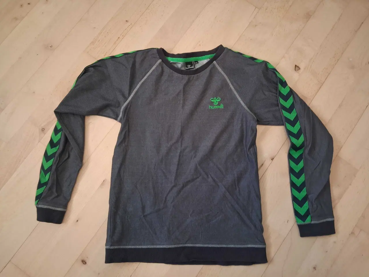 Billede 4 - 152, Hummel jeans + trøje