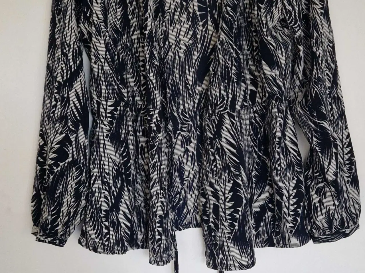 Billede 1 - Cardigan med natur mønster 