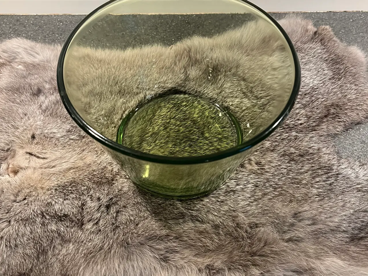 Billede 2 - Grøn glasskål i tykt glas