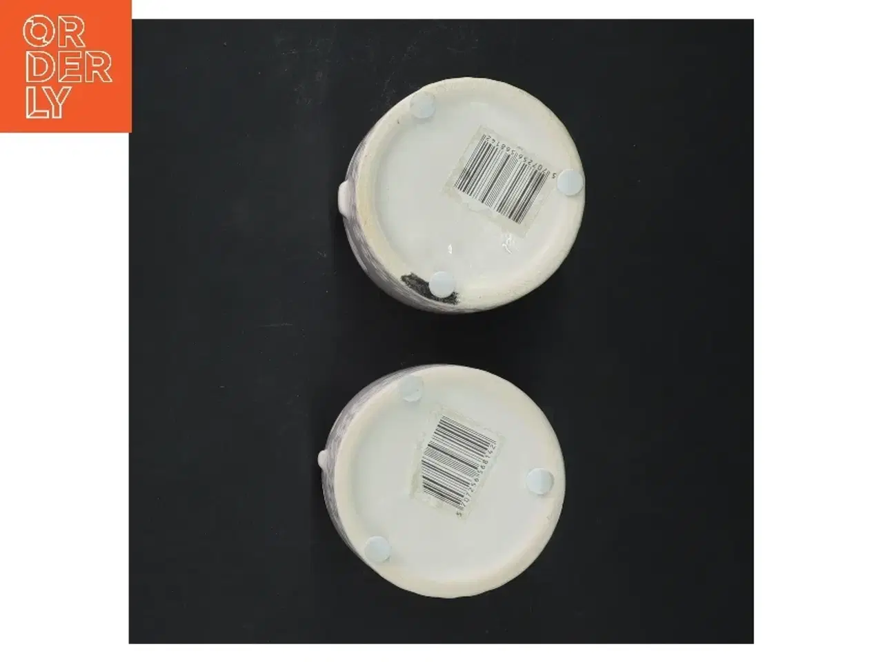 Billede 2 - To hvide urtepotter med ansigt (str. Ø 7,5 cm)