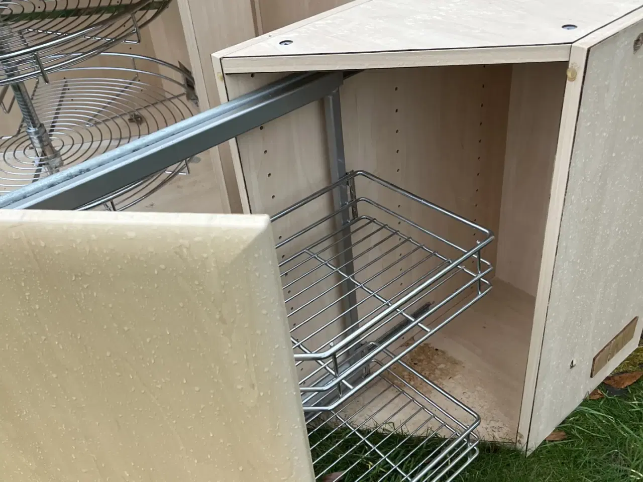 Billede 2 - Roset til hjørneunderskab 