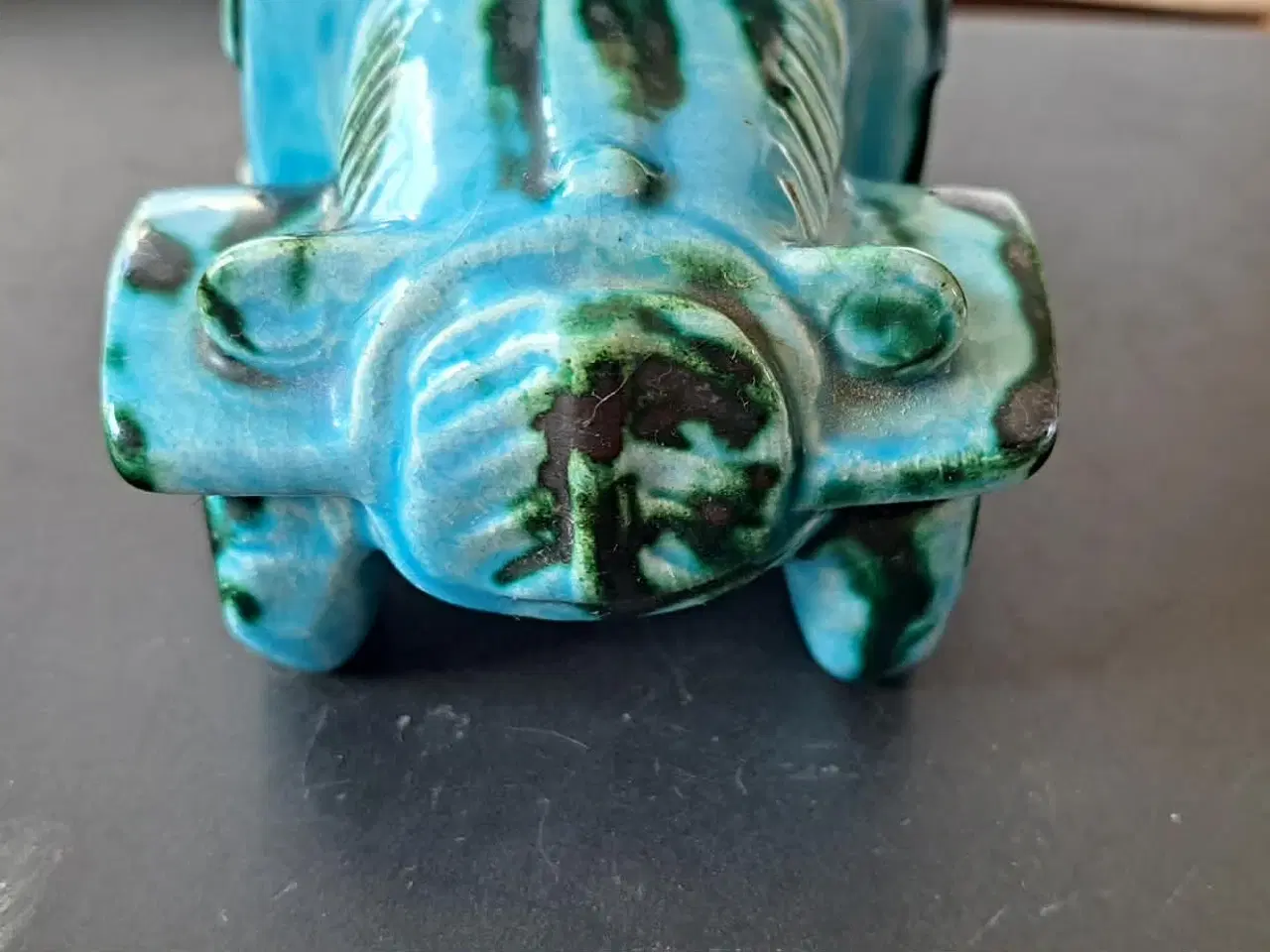 Billede 3 - Keramisk figur af en klassisk bil, lavet på Uebela