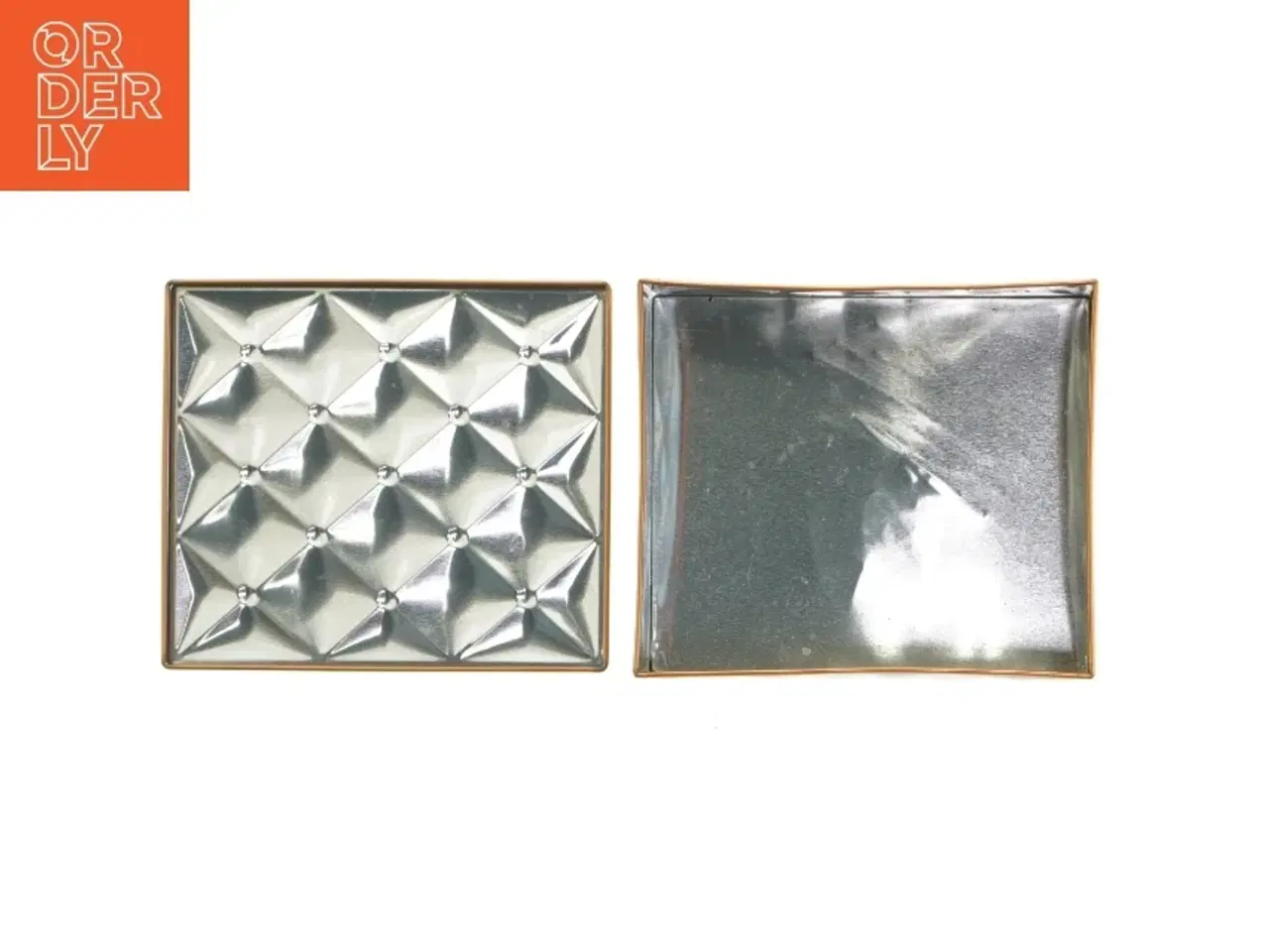 Billede 3 - Æske i metal (str. 16 x 14 x 7 cm)