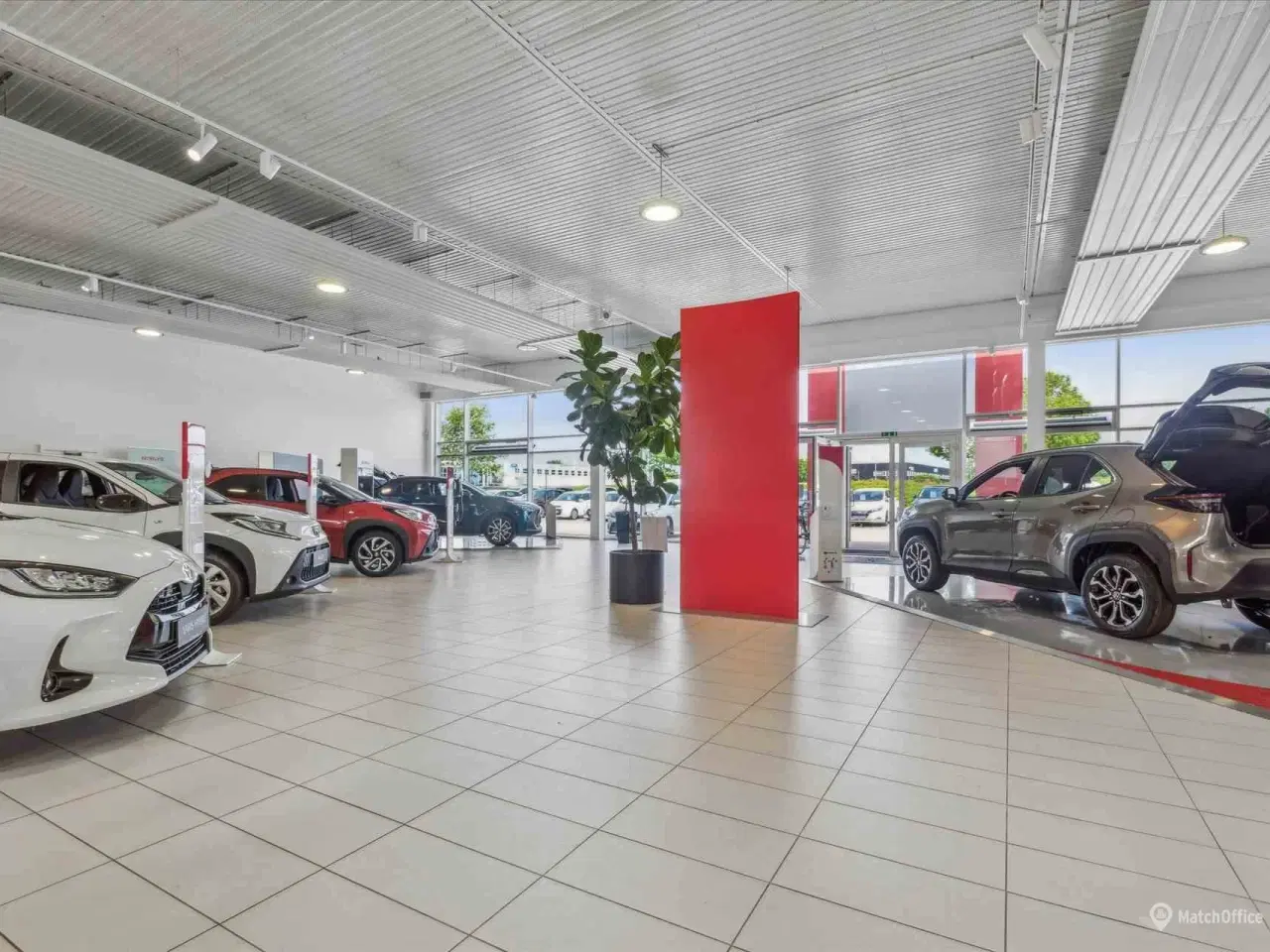 Billede 3 - Flot showroom/detail på trafikeret indfaldsvej