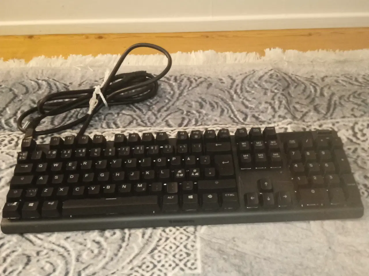Billede 2 - Skærm, mus, tastatur, headset.