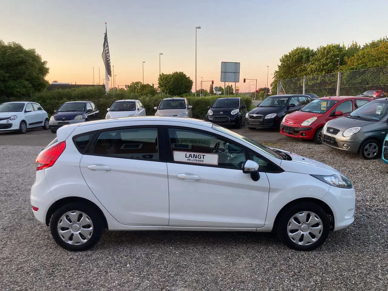 Billede 2 - Ford Fiesta Nysyn Lav km meget pæn
