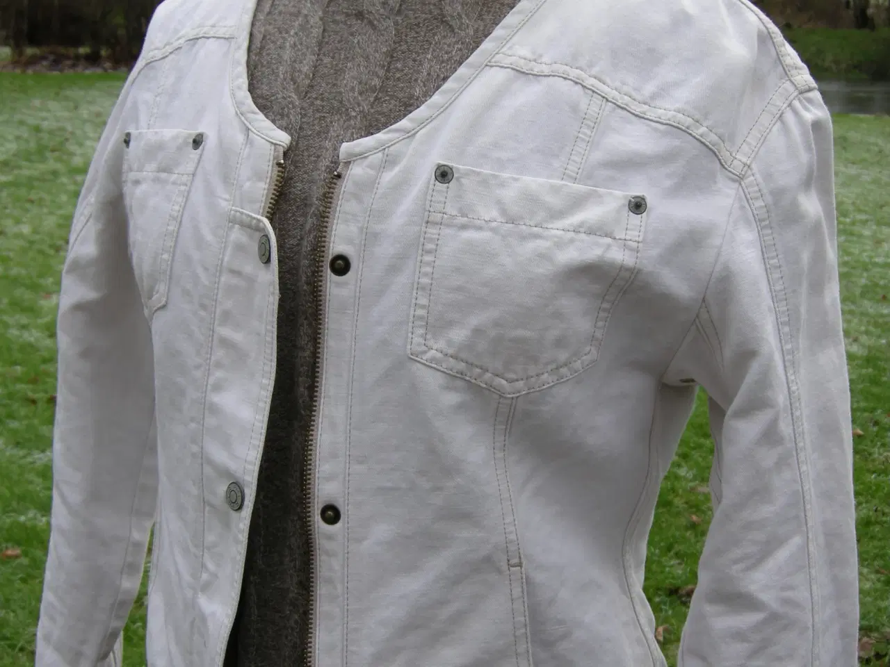 Billede 2 - Denimjakke fra Prèt i bomuld og hør, Str. 38, Sand