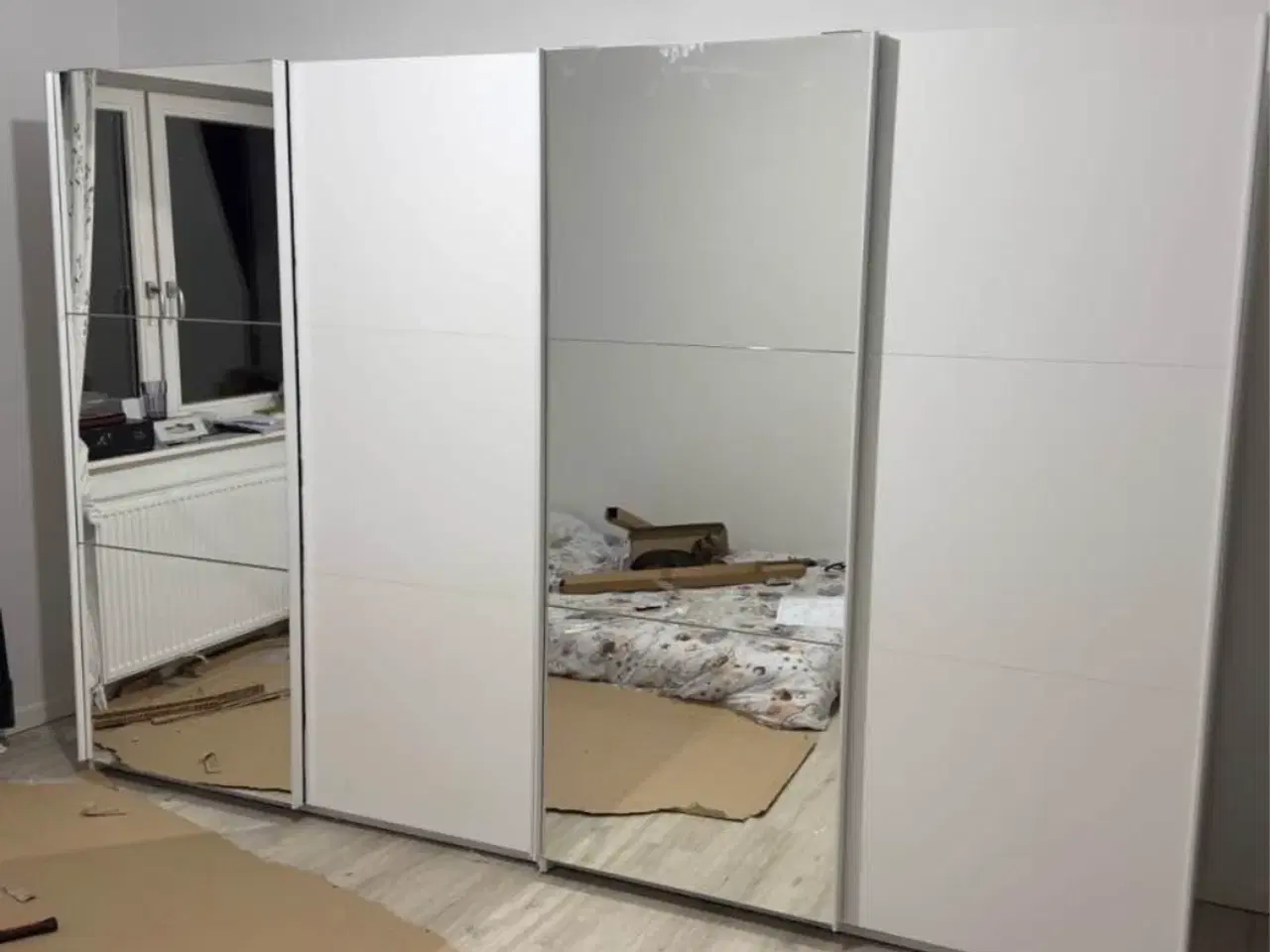 Billede 1 - Garderobeskab SOM NY