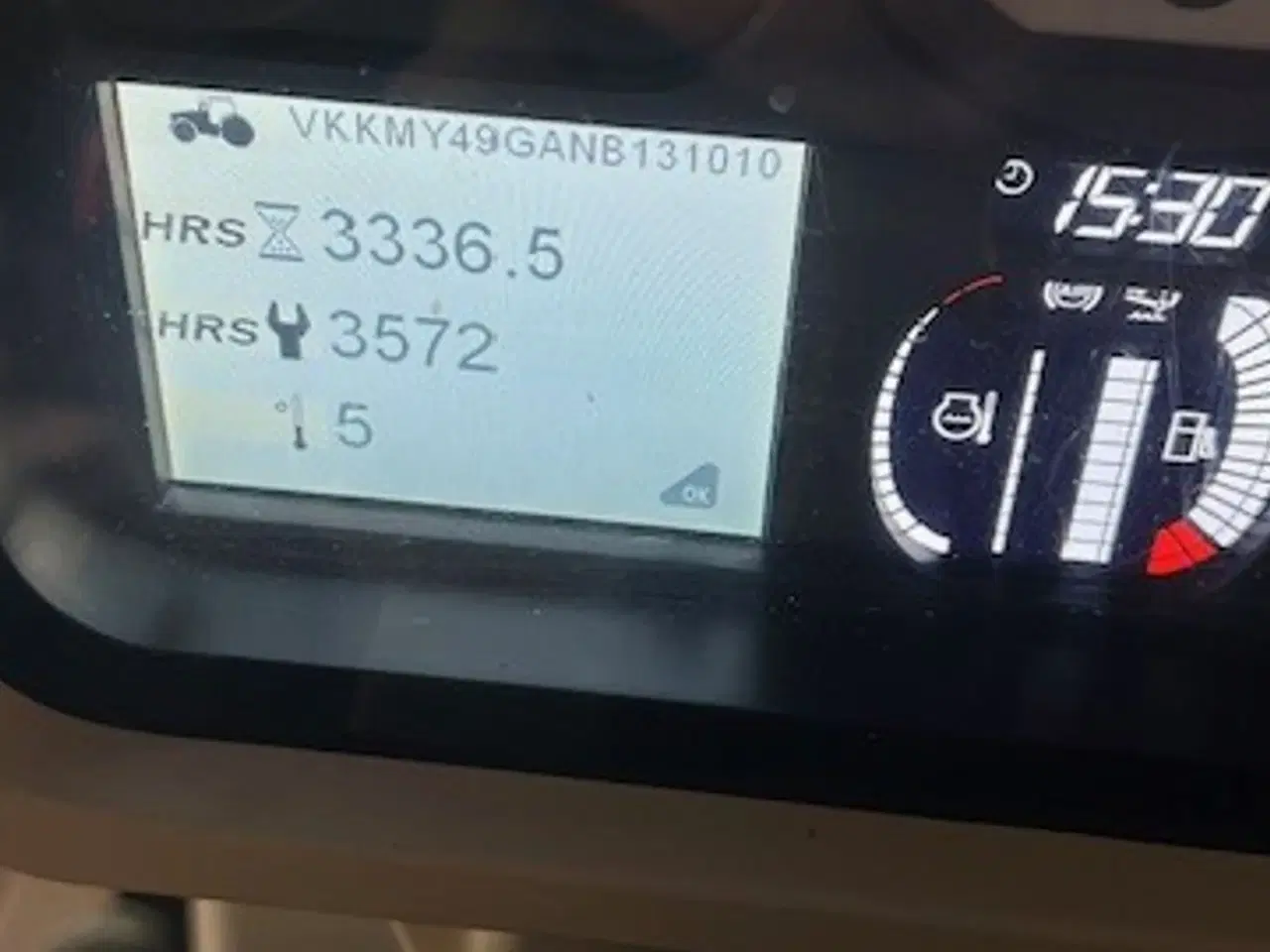 Billede 2 - Massey Ferguson 8740S DYNA VT EXCLUSIVE DK fuld udstyret traktor.  Stor hjul montering