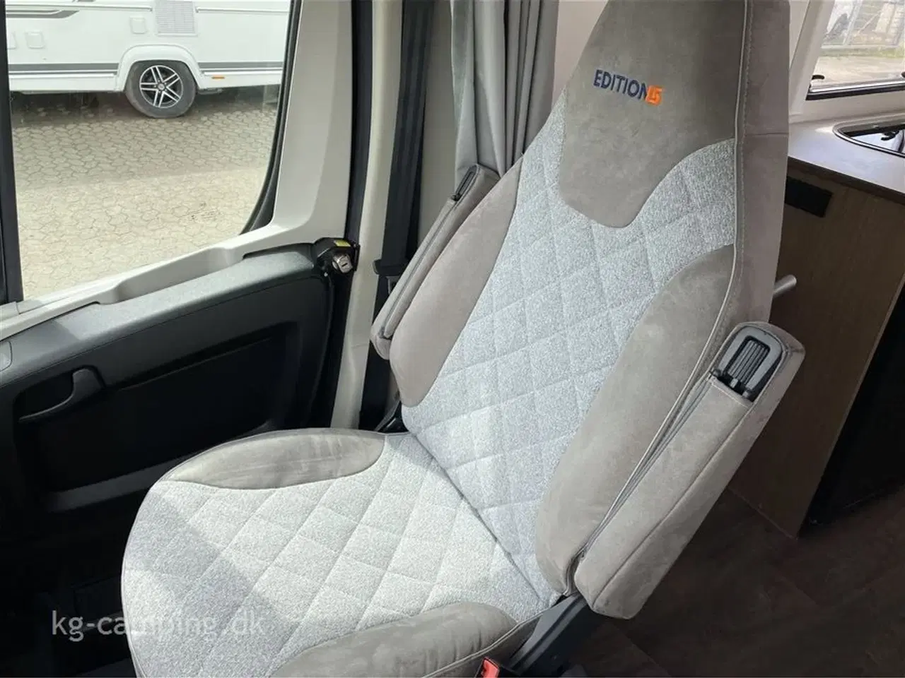 Billede 12 - 2022 - Carado V337 "15 Edition"   Ekstrem velholdt autocamper