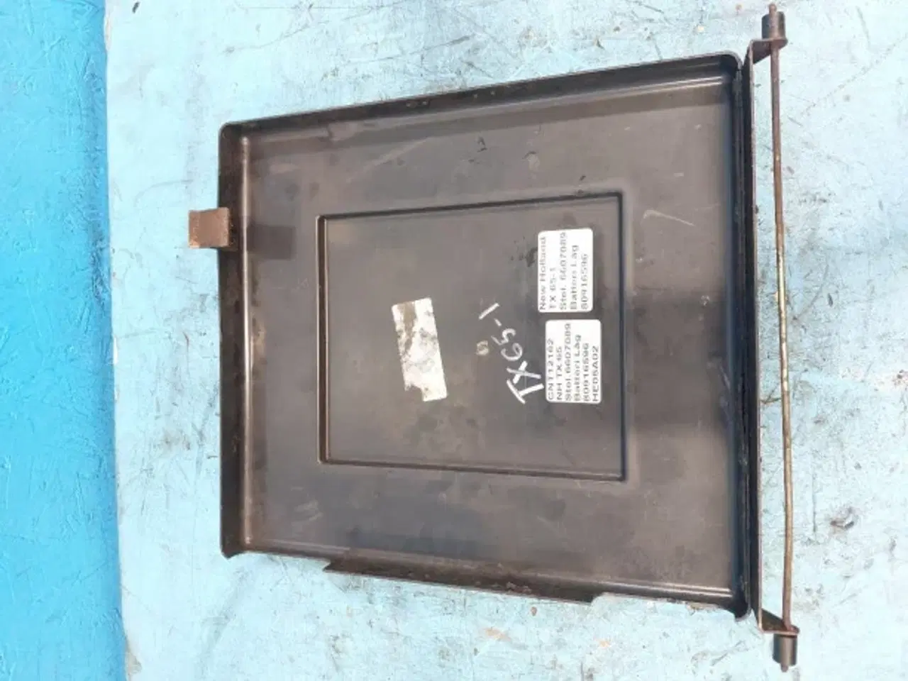Billede 7 - New Holland TX65 Batteri Låg 80916596