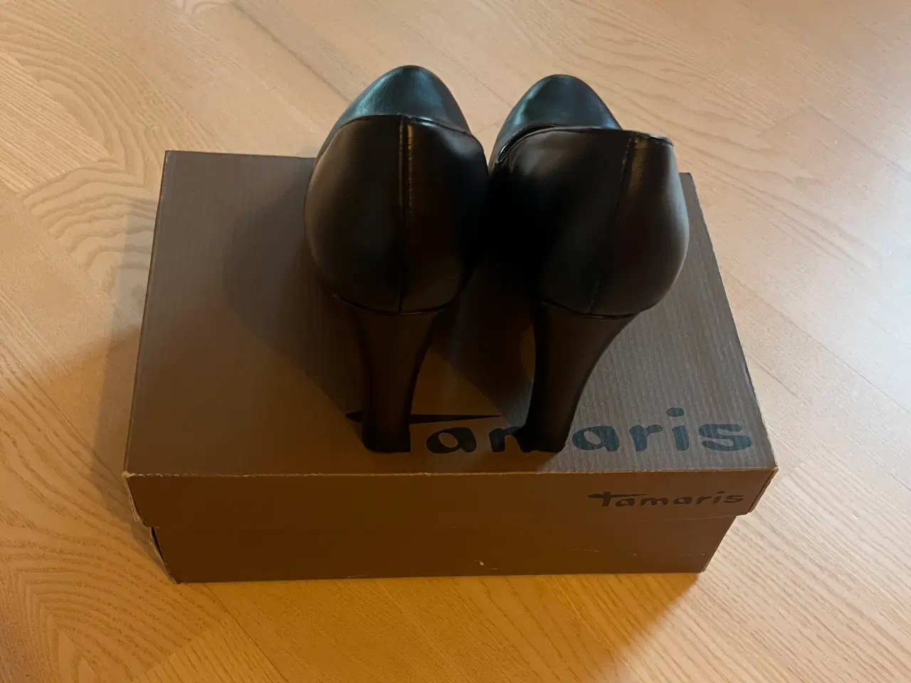 Billede 3 - Tamaris højehælede sko str. 39
