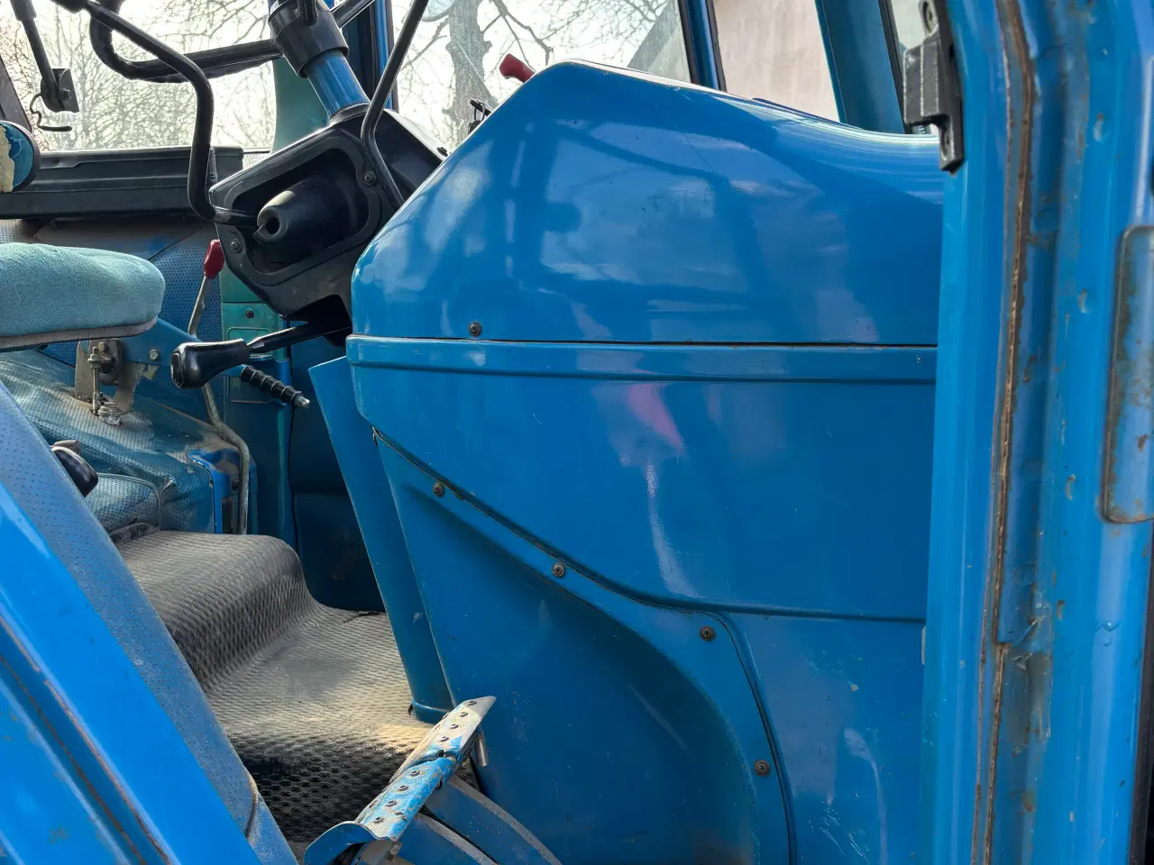 Billede 15 - Ford 6610 med næsten ny frontlæsser