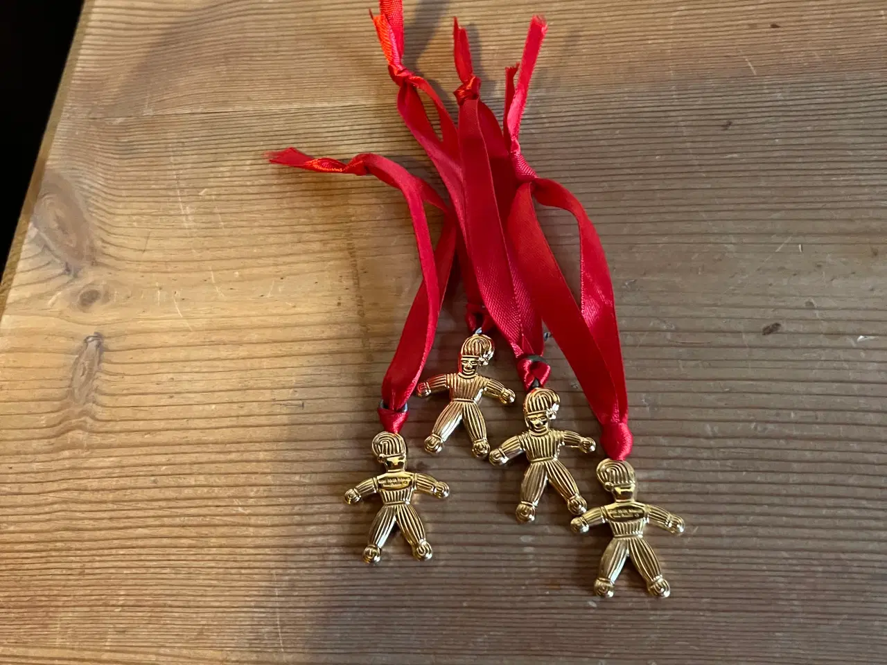 Billede 1 - 4 Georg Jensen garnnisser i snor