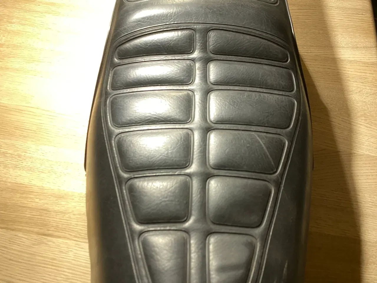 Billede 2 - Suzuki GN 250 sæde